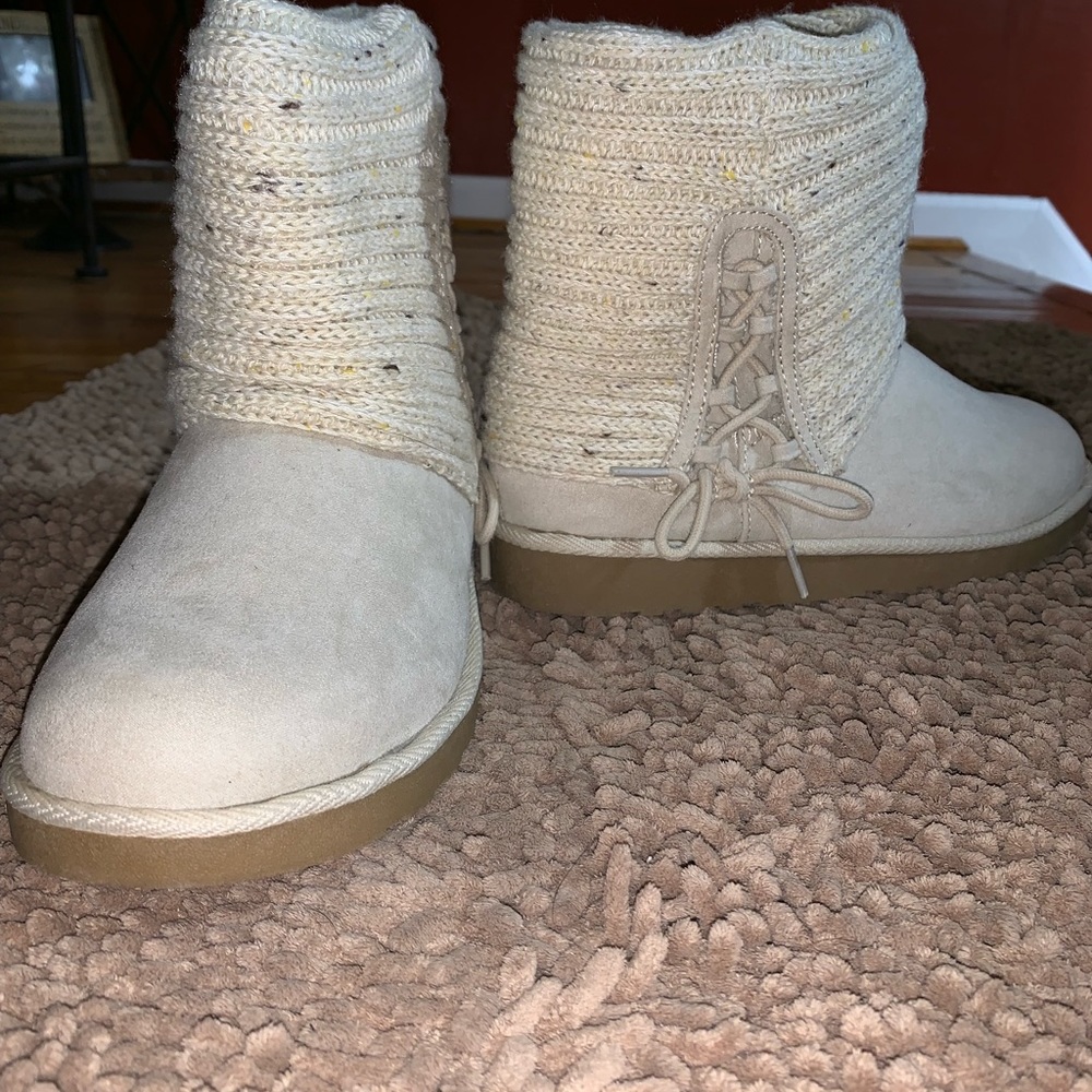 SO Sweater boots